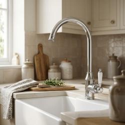 kitchen-chrome-faucet-classic-design